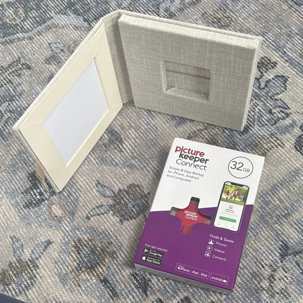 Picture Keeper Connect 32GB Red Backup Drive